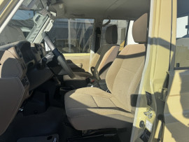 
                                                                                        Utilitaire
                                                                                         Utilitaire Pick-up - Toyota Grj79 DC LX DOUBLE CABINE V6 4.0L - 104970€