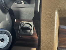 
                                                                                        Utilitaire
                                                                                         Utilitaire Pick-up - Toyota Grj79 DC LX DOUBLE CABINE V6 4.0L - 104970€