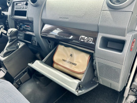 
                                                                                        Utilitaire
                                                                                         Utilitaire Pick-up - Toyota Grj79 DC LX DOUBLE CABINE V6 4.0L - 94970€