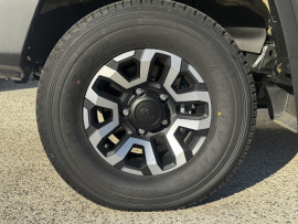 
                                                                                        Utilitaire
                                                                                         Utilitaire Pick-up - Toyota Grj79 DC LX DOUBLE CABINE V6 4.0L - 94970€