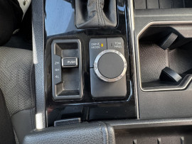 
                                                                                        Utilitaire
                                                                                         Utilitaire - Toyota Tundra SR5 3.4L V6 DOUBLE CABINE - 86970€