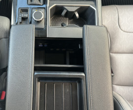 
                                                                                        Utilitaire
                                                                                         Utilitaire - Toyota Tundra SR5 3.4L V6 DOUBLE CABINE - 86970€