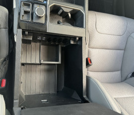 
                                                                                        Utilitaire
                                                                                         Utilitaire - Toyota Tundra SR5 3.4L V6 DOUBLE CABINE - 86970€