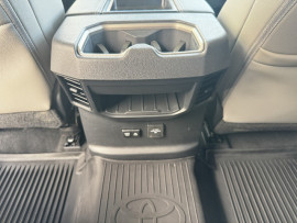 
                                                                                        Utilitaire
                                                                                         Utilitaire - Toyota Tundra SR5 3.4L V6 DOUBLE CABINE - 86970€