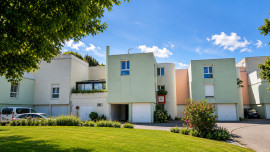 
                                                                                        Vente
                                                                                         Valence le Haut (et non Le Plan). T4 avec terrasse de 20 m2 sur le parc