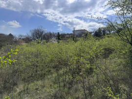 Vente
Valensole, terrain constructible de 3949 m2.