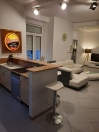 
                                                                                        Location
                                                                                         Vaste appartement de 100 m2 au Château Japy