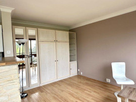 
                                                                                        Location
                                                                                         Vaste studio meublé 35m2 dernier étage