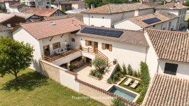 
                                                                                        Vente
                                                                                         Venez découvrir cette magnifique Maison rénovée au coeur du village.