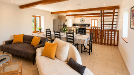 
                                                                                        Vente
                                                                                         Venez découvrir cette magnifique Maison rénovée au coeur du village.
