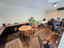 
                                                                                        Vente
                                                                                         Vente Bureaux Paris 75011