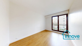 
                                                                                        Location
                                                                                         VERSAILLES CLAGNY- appartement non meublé - 4 chambres- balcon