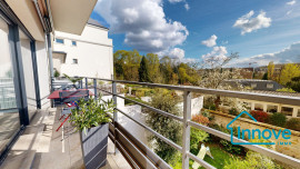 
                                                                                        Vente
                                                                                         VERSAILLES Montbauron- appartement 93 m²- 3 chambres_ Balcon vu