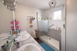 
                                                                                        Viager
                                                                                         VIAGER OCCUPE à TALENCE