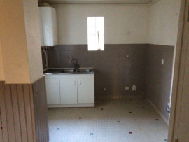 
                                                                                        Location
                                                                                         Vichy maison 2 chambres, jardin, parking au calme