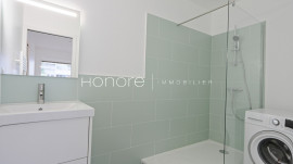 
                                                                                        Location
                                                                                         VICTOR HUGO – BELLES FEUILLES – 2 P MEUBLE RENOVE