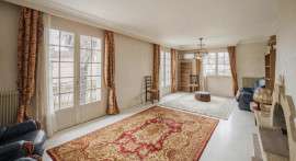
                                                                                        Location
                                                                                         Villa bourgeoise 6 pièces + garage : 195 M2