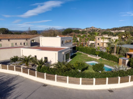 Vente
Villa contemporaine 6 pièces 4 salles de bain