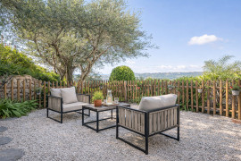 
                                                                                        Vente
                                                                                         VILLA CORNICHE FLEURIE