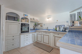 
                                                                                        Vente
                                                                                         VILLA CORNICHE FLEURIE