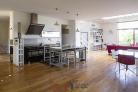 
                                                                                        Location
                                                                                         Villa Endoume