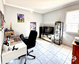 
                                                                                        Vente
                                                                                         Villa T6 de plain-pied avec Piscine