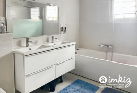 
                                                                                        Vente
                                                                                         Villa T6 de plain-pied avec Piscine