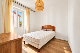 
                                                                                        Vente
                                                                                         Villefranche-sur-mer- Beau 3 pièces de 52 m² en dernier étage à deux pas de la mer