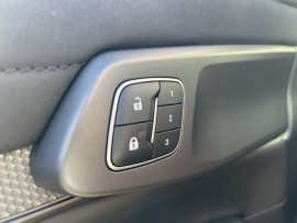 
                                                                                        Voiture
                                                                                         Voiture 4x4 - Ford Ranger RAPTOR "R"  V6  410 CH - 99970€