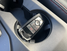 
                                                                                        Voiture
                                                                                         Voiture 4x4 - Ford Ranger RAPTOR "R"  V6  410 CH - 99970€