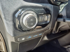 
                                                                                        Voiture
                                                                                         Voiture 4x4 - Jeep Brute HYBRID - 159970€