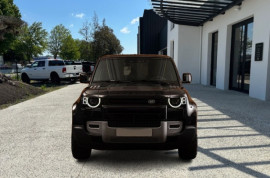 
                                                                                        Voiture
                                                                                         Voiture 4x4 - Land Rover Defender 110 D250 /S UTILITAIRE 3 PLACES - 99970€