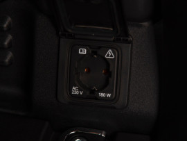 
                                                                                        Voiture
                                                                                         Voiture 4x4 - Land Rover Defender 110 D250 /S UTILITAIRE 3 PLACES - 99970€