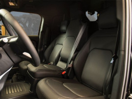 
                                                                                        Voiture
                                                                                         Voiture 4x4 - Land Rover Defender 110 D250 /S UTILITAIRE 3 PLACES - 99970€