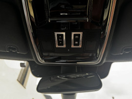 
                                                                                        Voiture
                                                                                         Voiture 4x4 - Land Rover Range Rover AUTOBIOGRAPHY - 29970€