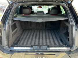 
                                                                                        Voiture
                                                                                         Voiture 4x4 - Land Rover Range Rover P550 E PHEV AUTOBIOGRAPHY DYNAMIC - 139970€