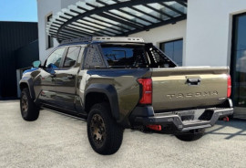 
                                                                                        Voiture
                                                                                         Voiture 4x4 - Toyota Tacoma TRAILHUNTER 4X4 DOUBLE CAB HYBRIDE - 106970€