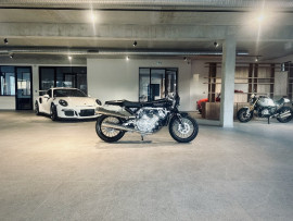 
                                                                                        Voiture
                                                                                         Voiture Cabriolet - Brough Superior Anniversary . - 74970€