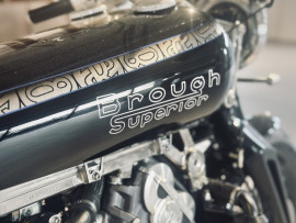 
                                                                                        Voiture
                                                                                         Voiture Cabriolet - Brough Superior Anniversary . - 74970€