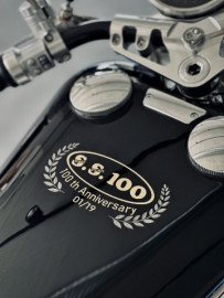 
                                                                                        Voiture
                                                                                         Voiture Cabriolet - Brough Superior Anniversary . - 74970€