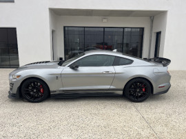 
                                                                                        Voiture
                                                                                         Voiture Coupé - Ford Mustang Shelby GT500 - 144970€