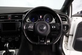 
                                                                                        Voiture
                                                                                         Volkswagen Golf 2.0 TSI BlueMotion Tech R DSG 4Motion Euro 6 (s/s) 3dr