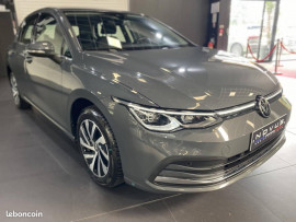 Voiture
Volkswagen Golf VIII Berline Style 1st eHybrid
