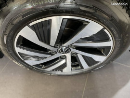 Voiture
Volkswagen Golf VIII Berline Style 1st eHybrid