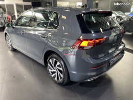 Voiture
Volkswagen Golf VIII Berline Style 1st eHybrid