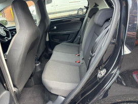 
                                                                                        Voiture
                                                                                         Volkswagen Hatchback 1.0 High up! (2012/62) 5dr