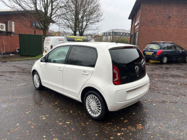 
                                                                                        Voiture
                                                                                         Volkswagen HIGH UP 1.0 5dr