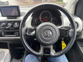 
                                                                                        Voiture
                                                                                         Volkswagen HIGH UP 1.0 5dr