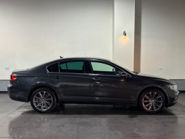 Voiture
Volkswagen Passat 2.0 TDI EVO SEL Saloon 4dr Diesel DSG Euro 6 (s/s) (150 ps)