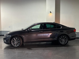 Voiture
Volkswagen Passat 2.0 TDI EVO SEL Saloon 4dr Diesel DSG Euro 6 (s/s) (150 ps)